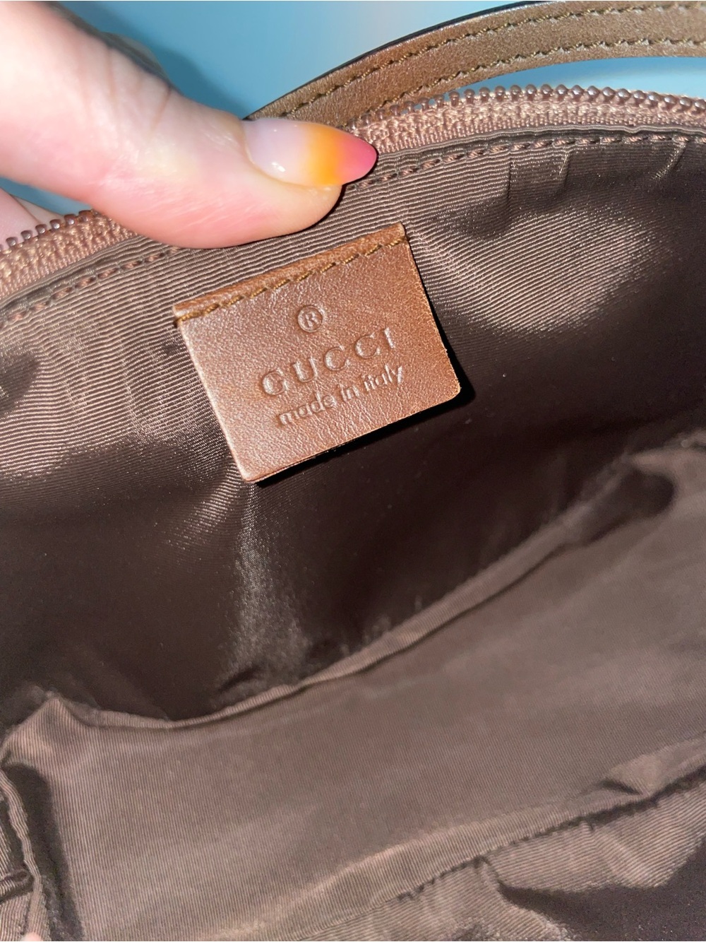 Authentic Vintage Gucci Brown GG Canvas Top-Handle Pouch with Tan Monogram - Picture 7 of 12